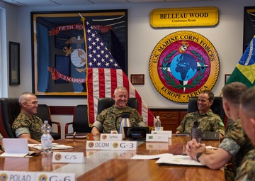 Maj. Gen. Sofge meets with Brazilian Marine Corps commandant