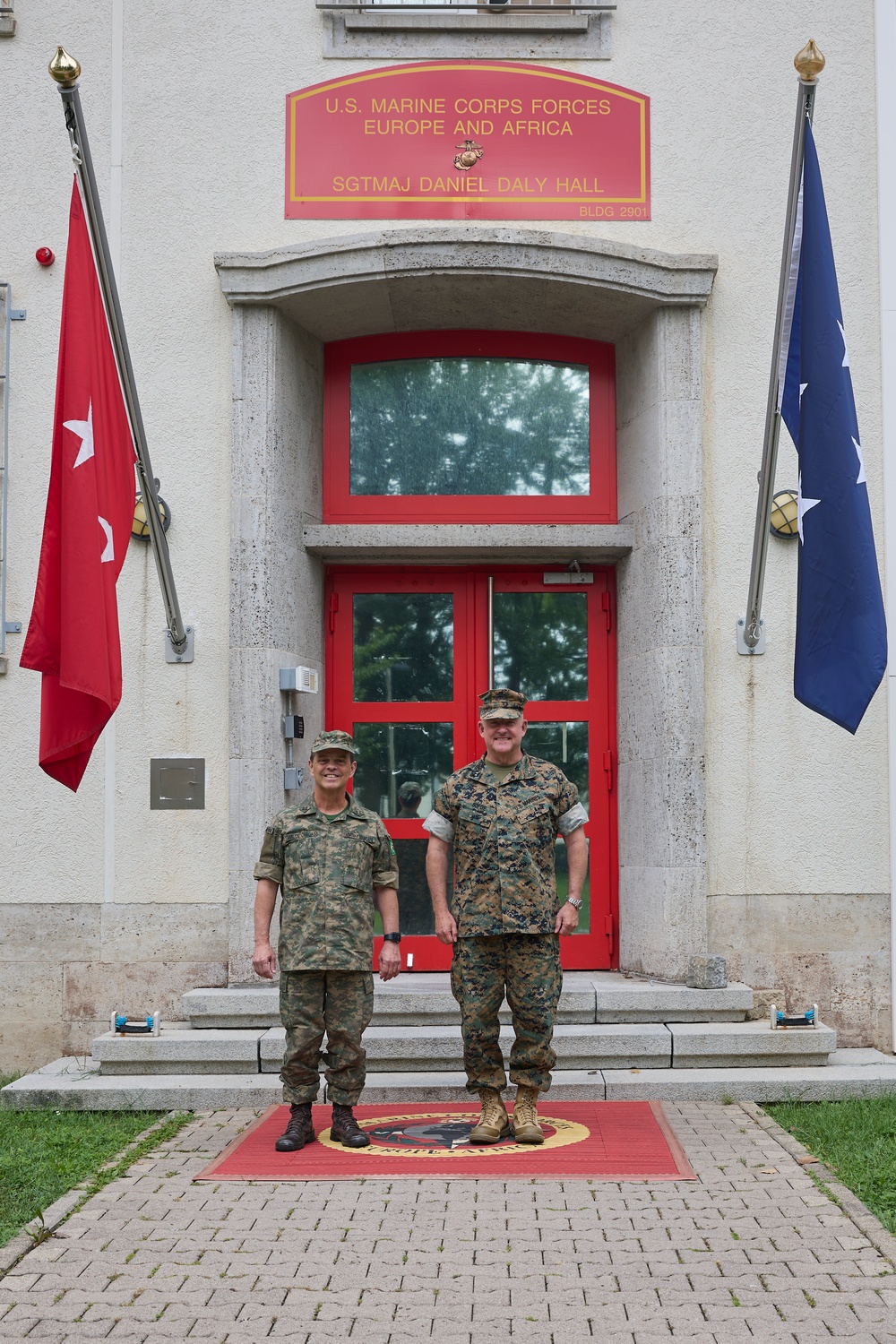Maj. Gen. Sofge meets with Brazilian Marine Corps commandant