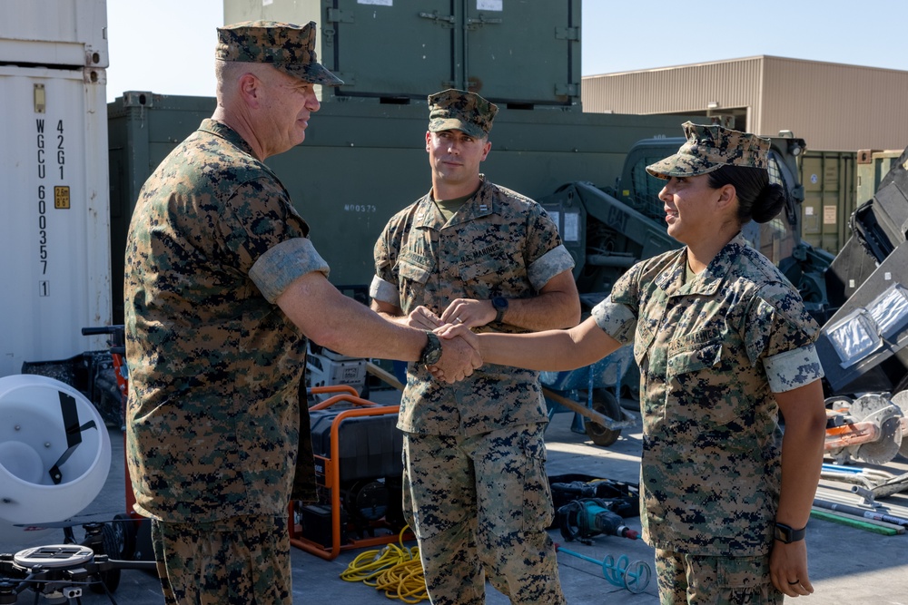 I MEF Commanding General recognizes Marines across MACG-38