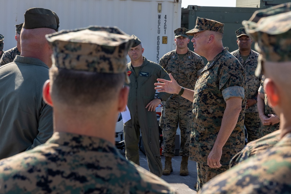I MEF Commanding General recognizes Marines across MACG-38
