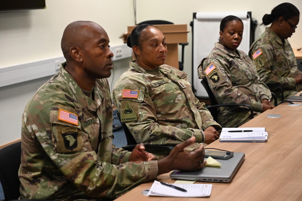 Human resources Soldiers hone analytics skills