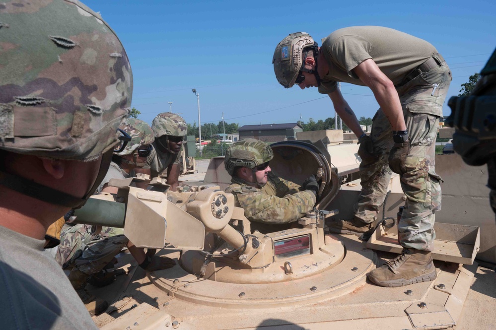 Australian soldiers attend U.S. Army Engineer heavy track course at Fort Leonard Wood