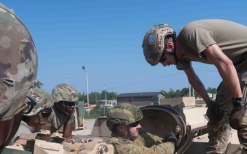 Australian soldiers attend U.S. Army Engineer heavy track course at Fort Leonard Wood