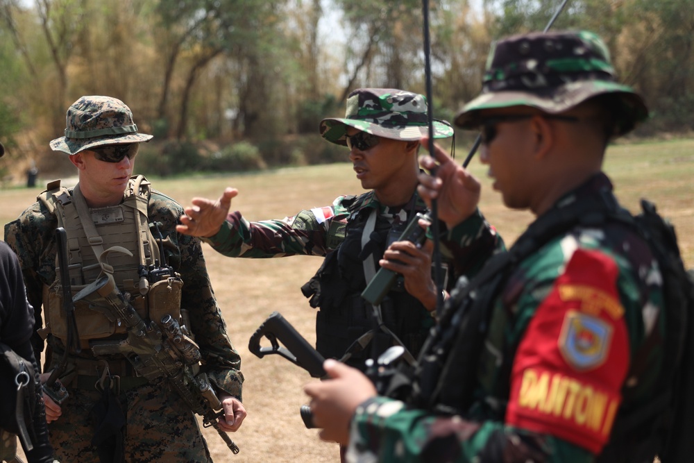 1st Bn., 1st Marines participates in amphibious assault rehearsal during Super Garuda Shield 2024
