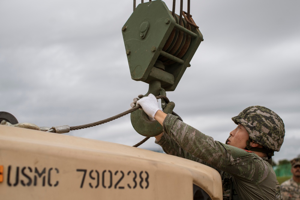 SY 24 | ROK Marines, 15th MEU, and 31st MEU Conduct Maintenance SME Exchange