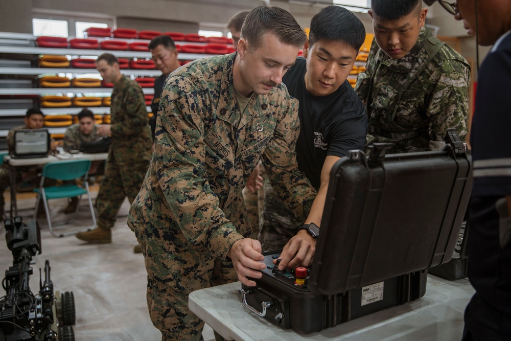 SY 24 | ROK, US Marines Conduct EOD SMEE