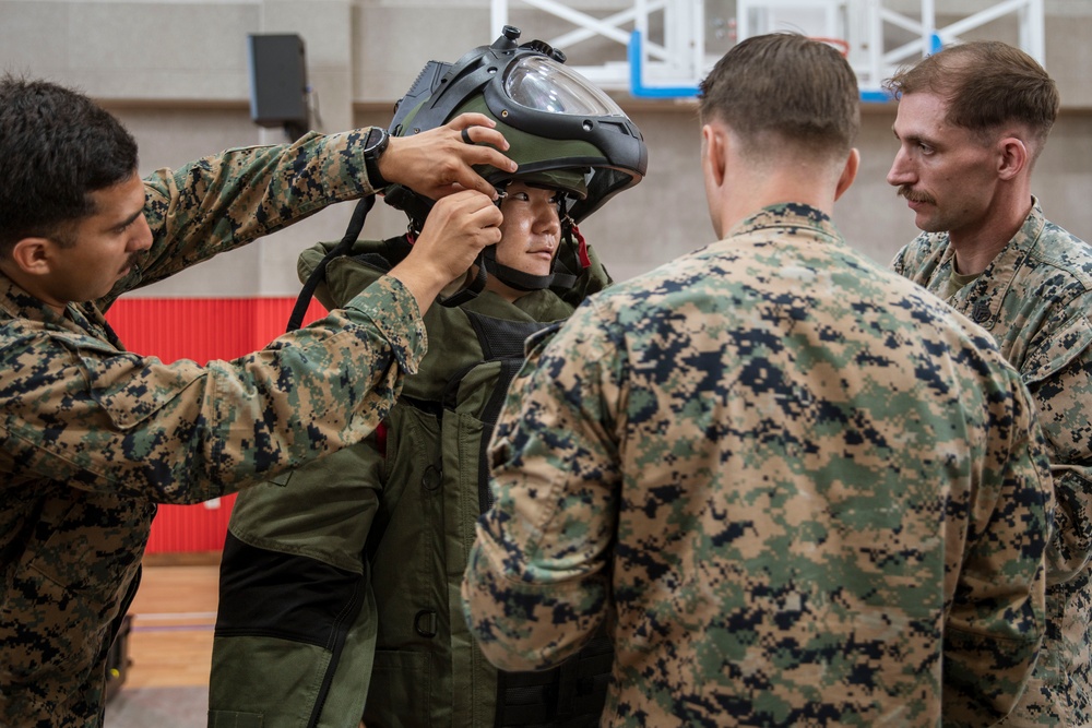 SY 24 | ROK, US Marines Conduct EOD SMEE
