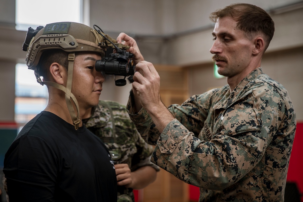 SY 24 | ROK, US Marines Conduct EOD SMEE