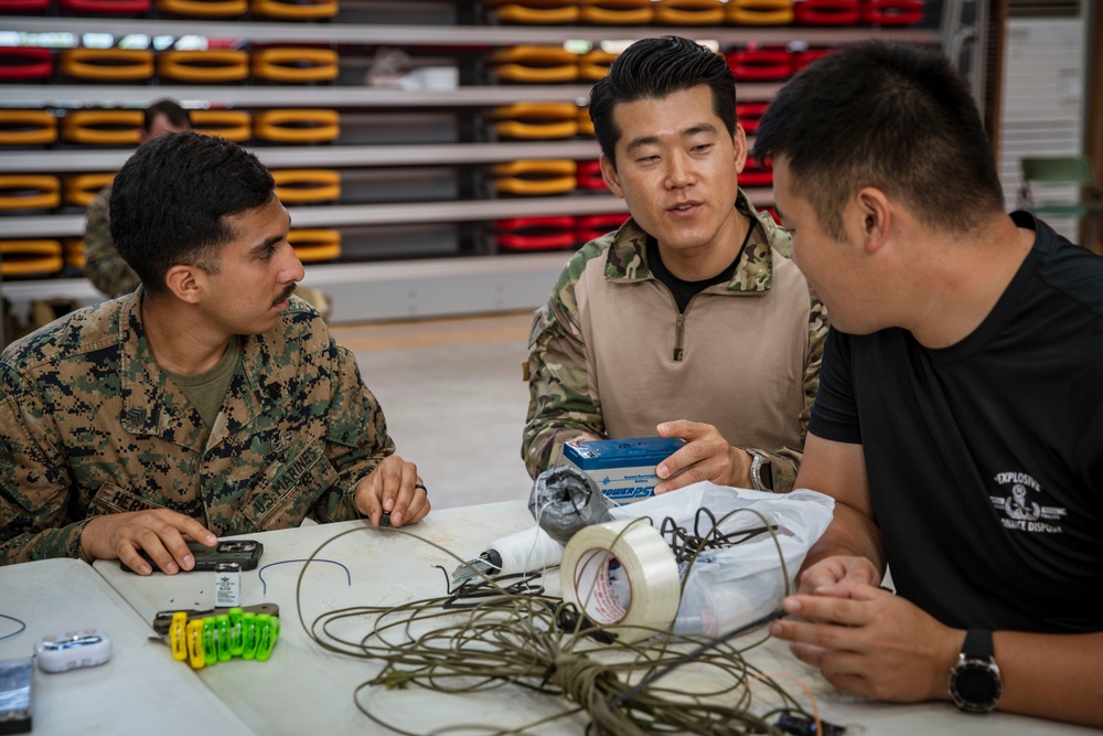 SY 24 | ROK, US Marines Conduct EOD SMEE