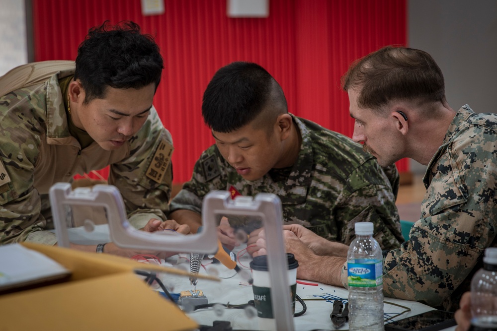 SY 24 | ROK, US Marines Conduct EOD SMEE