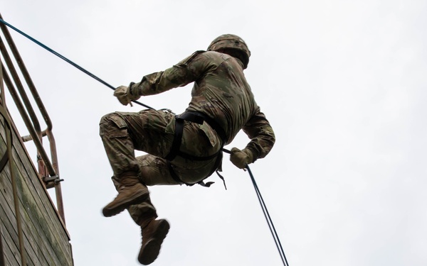 Army Reserve Best Squad Competition 2024 - Rappel Tower