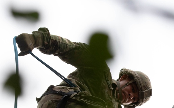 Army Reserve Best Squad Competition 2024 - Rappel Tower
