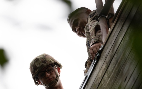 Army Reserve Best Squad Competition 2024 - Rappel Tower