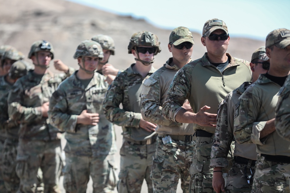 Chilean commandos and 11th Airborne conduct sustained airborne training