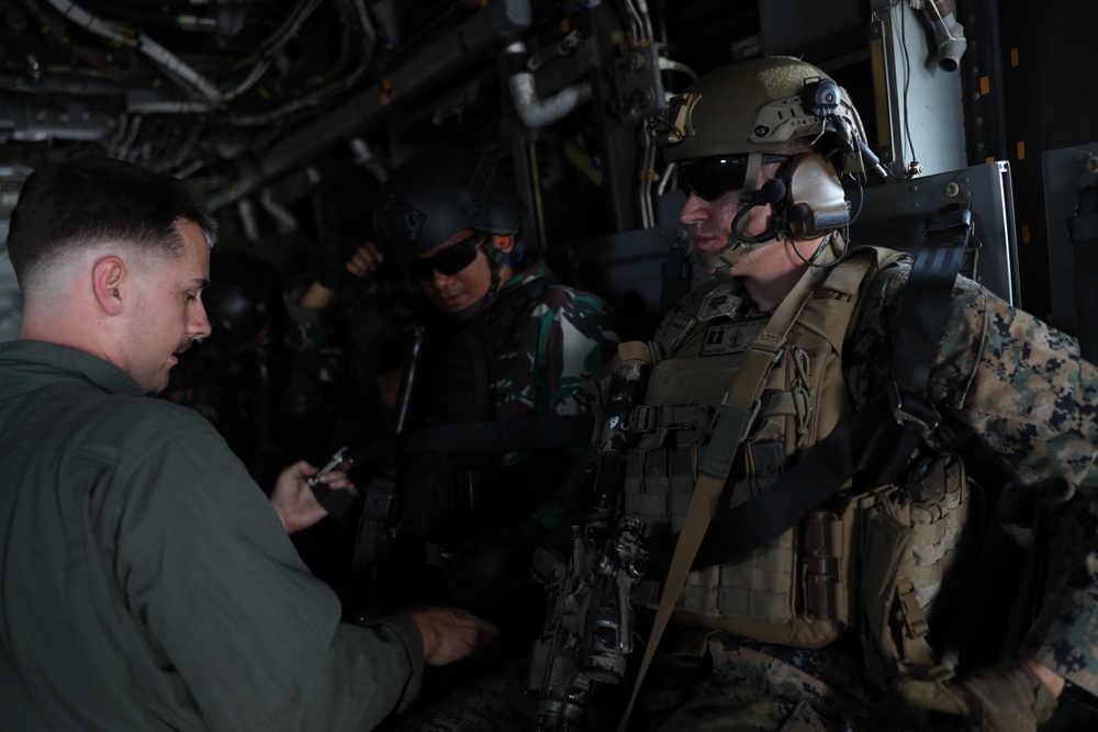 1st Bn., 1st Marines rehearses off, on drills with Indonesian service members