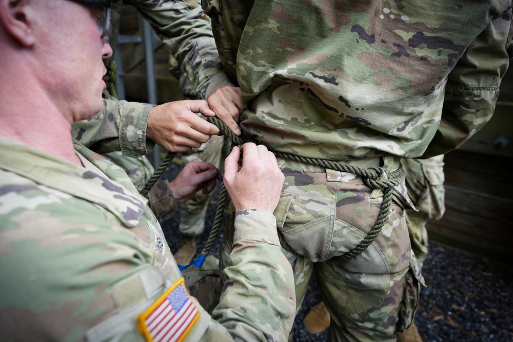 Army Reserve Best Squad Competition 2024 - Rappel Tower