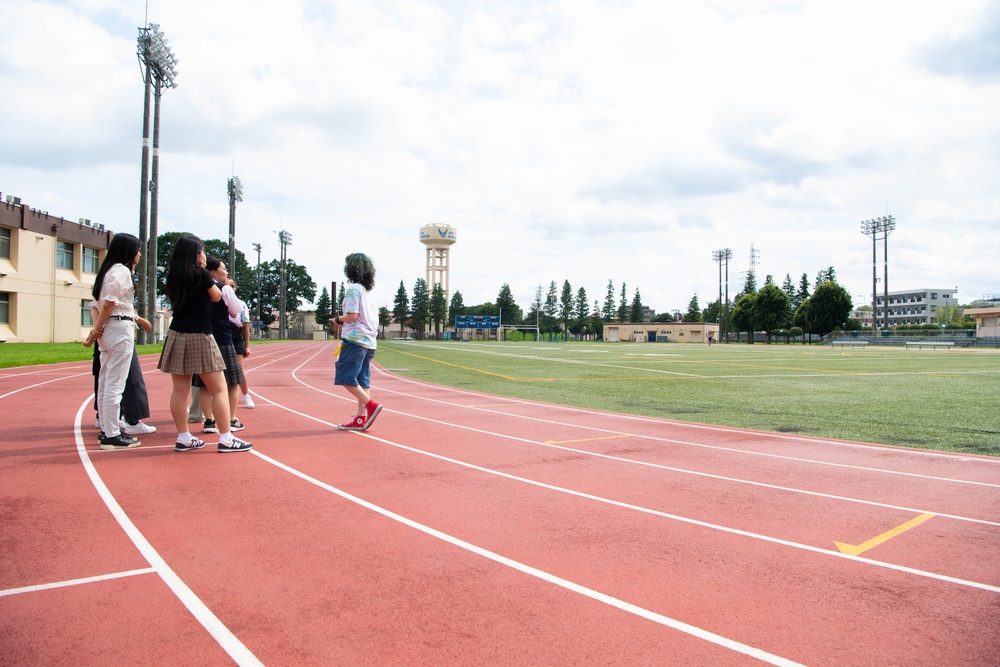 Musashimurayama City students take on Yokota