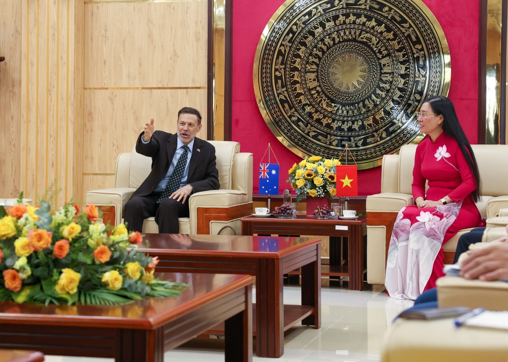 Pacific Partnership 2024-2 Deputy Commander and Australia Ambassador Visit Vietnam General Hospital