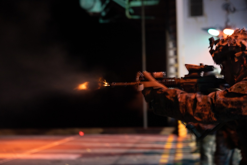 BLT 1/4 conducts night shoot in the Sea of Japan