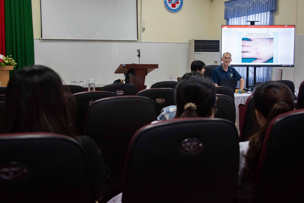 Quang Ngai General Hospital PP24-2 Dermatology Presentation