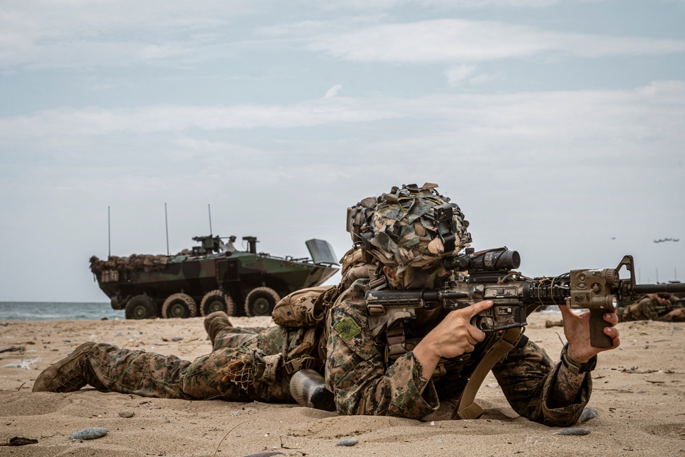 SY 24 | ACVs Land Ashore for Ssang Yong 24 Amphibious Assault