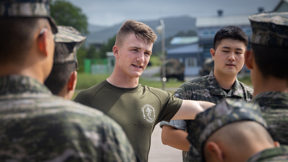 SY 24 | ROK Marines Take Part in Joint CBRN Class Hosted by 15th and 31st MEU CBRN Marines