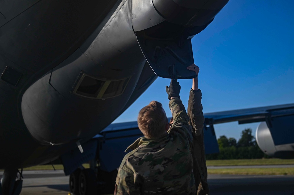 351st ARS supports 95th RS