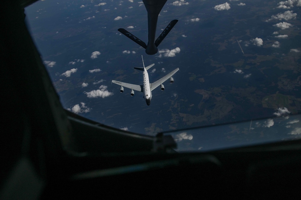 351st ARS supports 95th RS