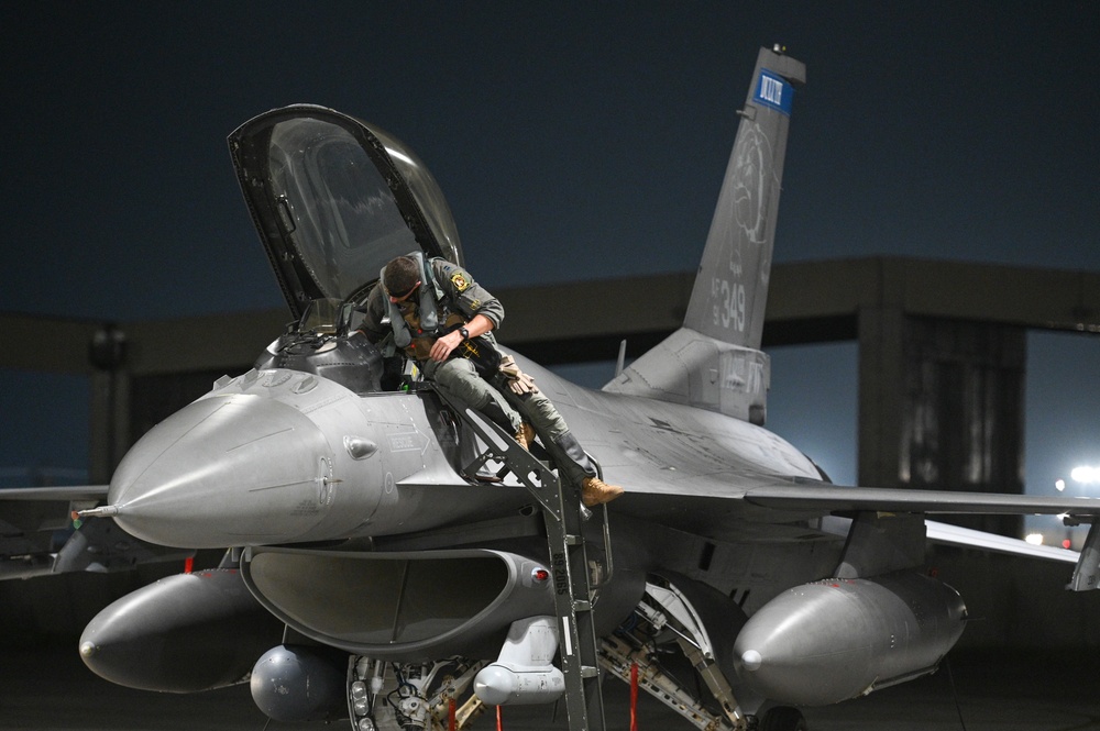 148th Fighter Wing Conducts Night Flying at Kadena Air Force Base