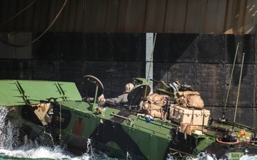 SY 24 | ACVs Splash Off Harpers Ferry During Ssang Yong 24