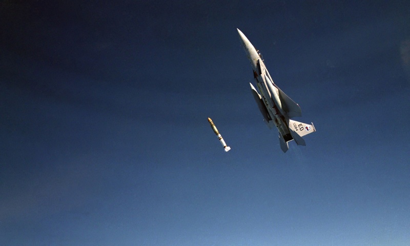 ASM-135-Anti-Satellite-Missile-4-F-15-firing-ASAT