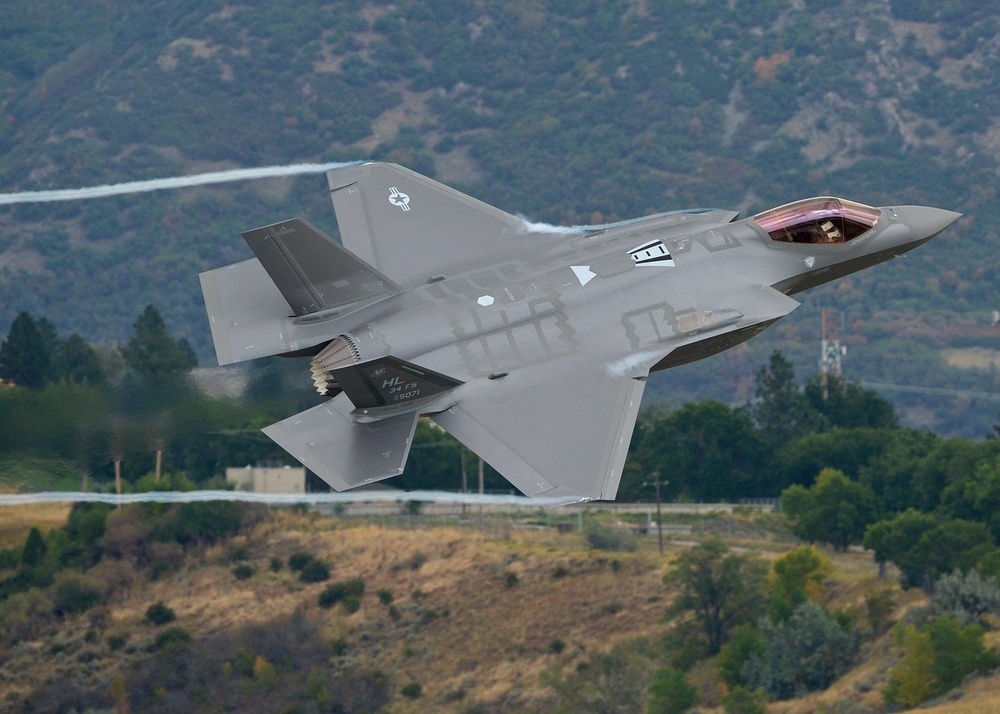 Auto GCAS-ACAS-ICAS-2-F-35
