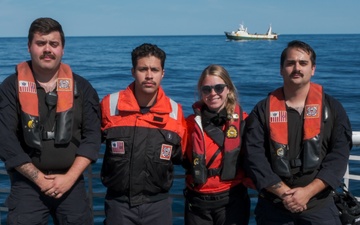 Coast Guard partners with Canadian Department of Fisheries and Oceans during Operation Nanook 2024