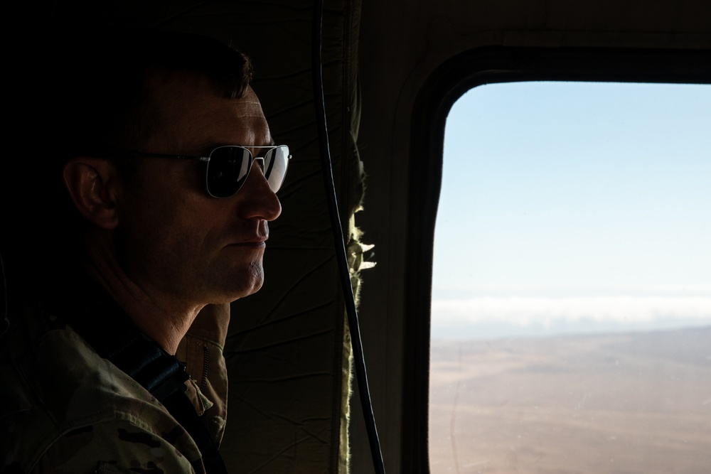 1-228th Aviation Regiment Commander tours Los Condores Air Base