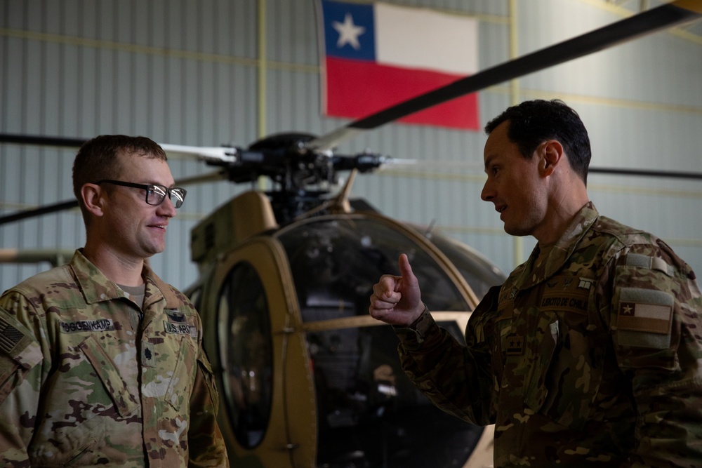 1-228th Aviation Regiment Commander tours Los Condores Air Base