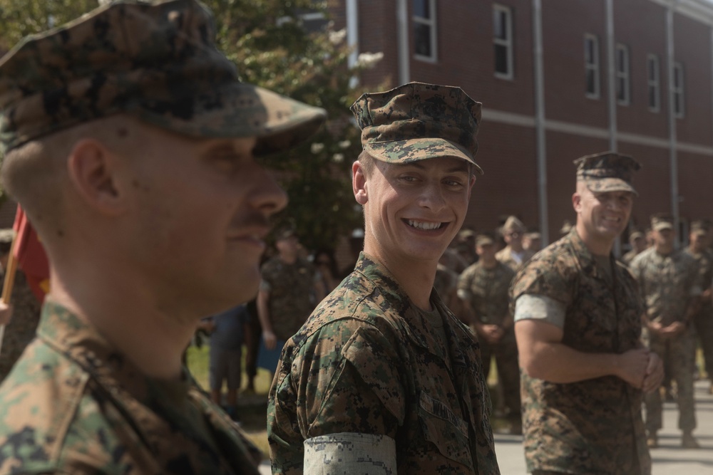 U.S. Marines Assist Marine Veteran Stranded on the Interstate