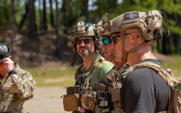 Civilians Participate in &quot;Green Beret for a Day&quot; Event