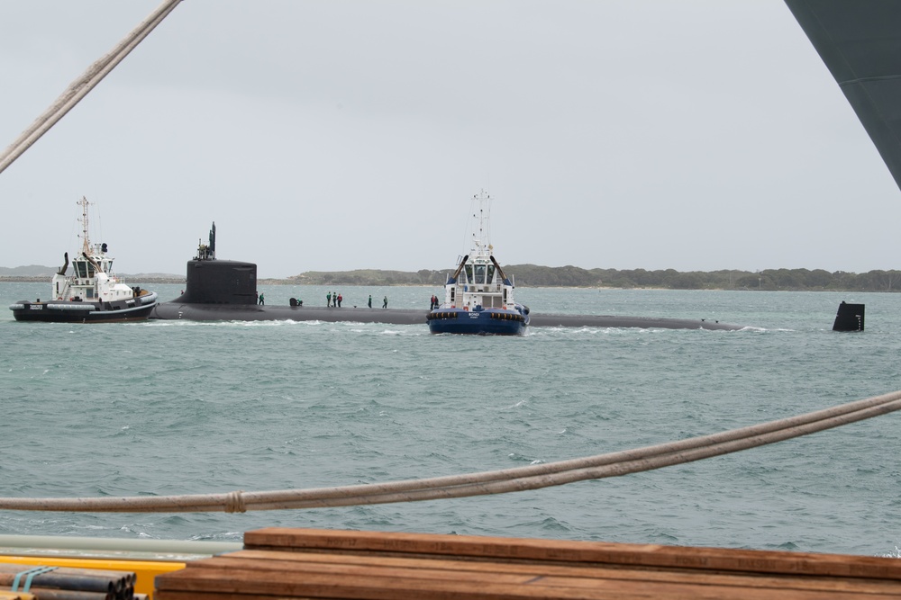 USS Hawaii Arrives at HMAS Stirling for AUKUS Submarine Tendered Maintenance Period