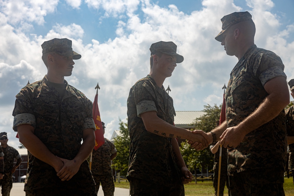 U.S. Marines Assist Marine Veteran Stranded on the Interstate