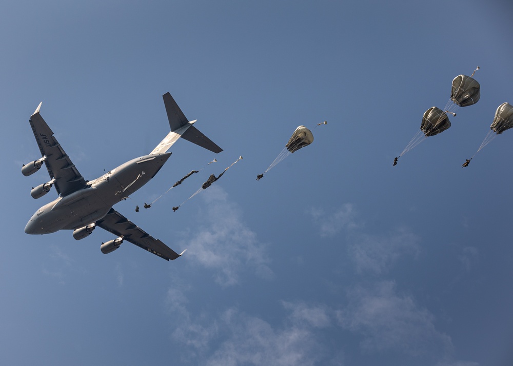 173rd Airborne Brigade jumps into Saber Junction