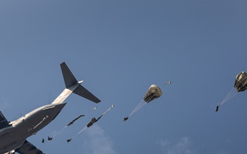 173rd Airborne Brigade jumps into Saber Junction