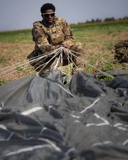 173rd Airborne Brigade jumps into Saber Junction