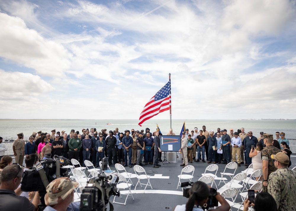 USNS Supply (T-AOE 6) Receives Navy Unit Commendation Medal