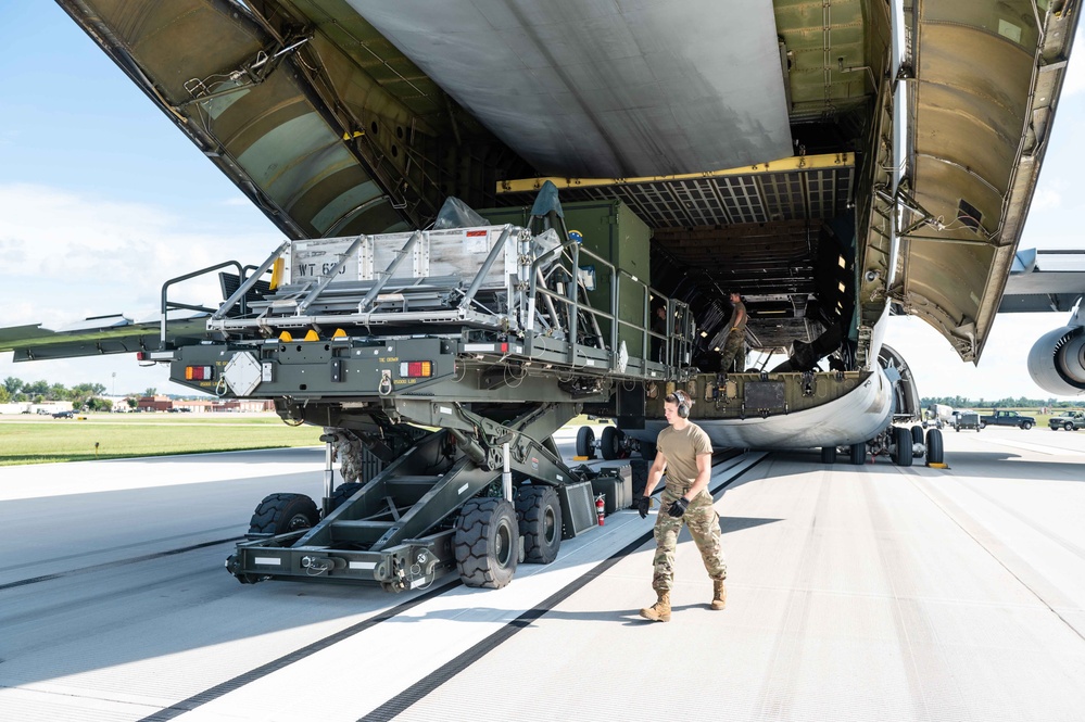 C-5 aircraft lands at Rosecrans