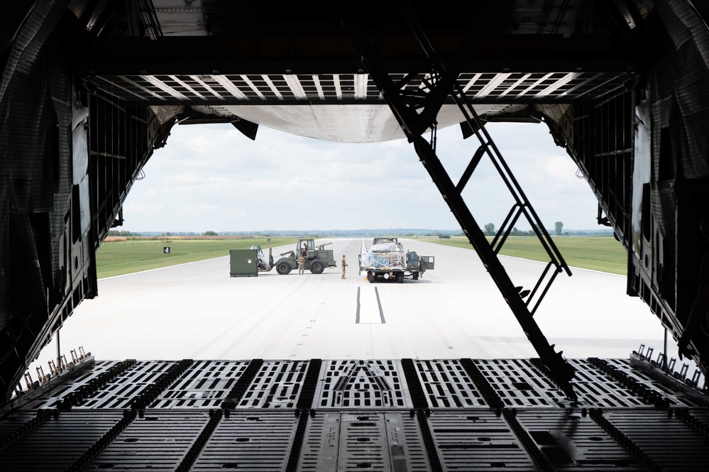 C-5 aircraft lands at Rosecrans