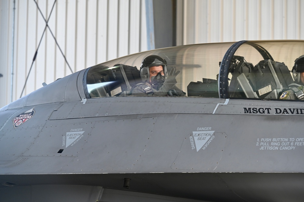 D.C. National Guard Commanding General receives familiarization flight with 113th Wing