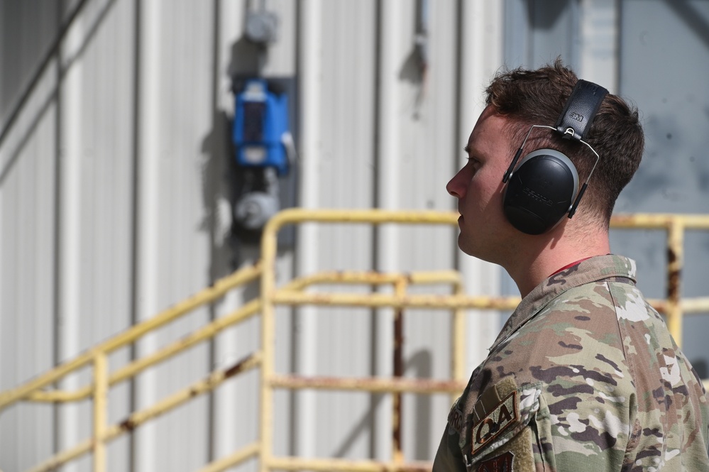 D.C. National Guard Commanding General receives familiarization flight with 113th Wing