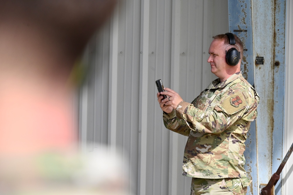 D.C. National Guard Commanding General receives familiarization flight with 113th Wing