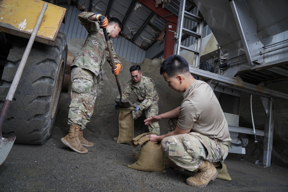 Alaska Army National Guard and U.S. Coast Guard assists with Ketchikan landslide response