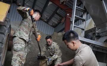 Alaska Army National Guard and U.S. Coast Guard assists with Ketchikan landslide response